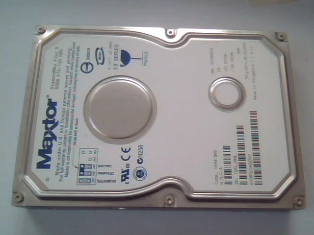 Hard Disk Drive IDE Maxtor DiamondMax Plus 9 YAR41BW0 F4FYA