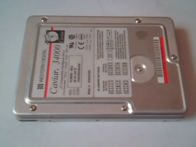 Hard Drive IDE Disk Western Digital Caviar 34000 AC34000-00LA A8 24 JUN 97