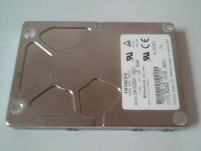 2.5 Hard Drive IDE Disk Hitachi DK226A-32U T9710284809