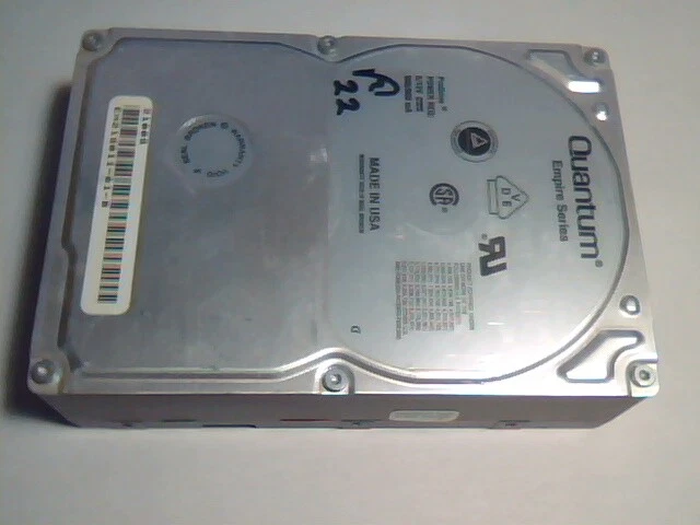 Hard Drive Disk SCSI Quantum Empire Series EM21S011-01-B 2100S 2GB 50-pin 3.5