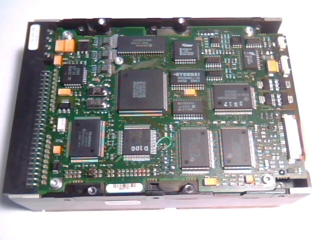 Hard Drive Disk SCSI Quantum Empire Series EM21S011-01-B 2100S 2GB 50-pin 3.5 - image 3