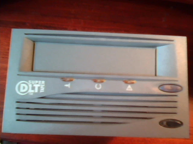DLT Tape Drive Quantum TR-S13AA 70-80016-01 B03 SCSI LVD SDLT D33125 Super DLT - image 2