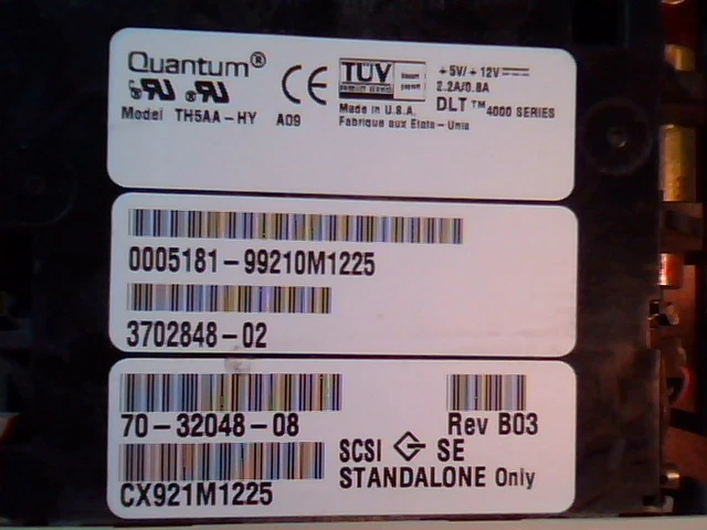 DLT Tape Drive Quantum TH5AA-HY 3702848-02 70-32048-08 B03 SCSI SE Standalone