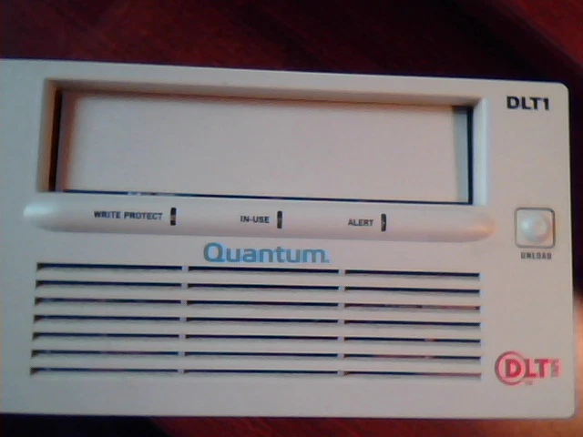 DLT Tape Drive Quantum DLT1 BH1AA-YF A01 E164053 000291-16 - image 3