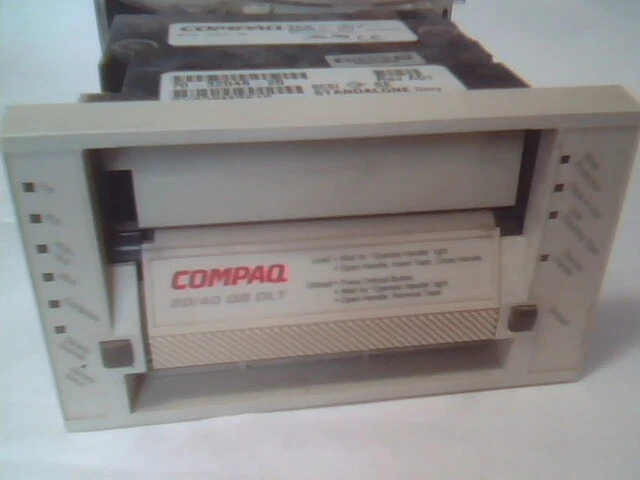 20/40 GB DLT Tape Drive Quantum TH8AG 70-60420-02 8000 Series N143 SCSI LVD/SE