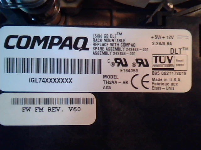 DLT Tape Drive Compaq 15/30 GB TH3AA-HK 70-60158-04 SCSI SE B01 4 pin E164053