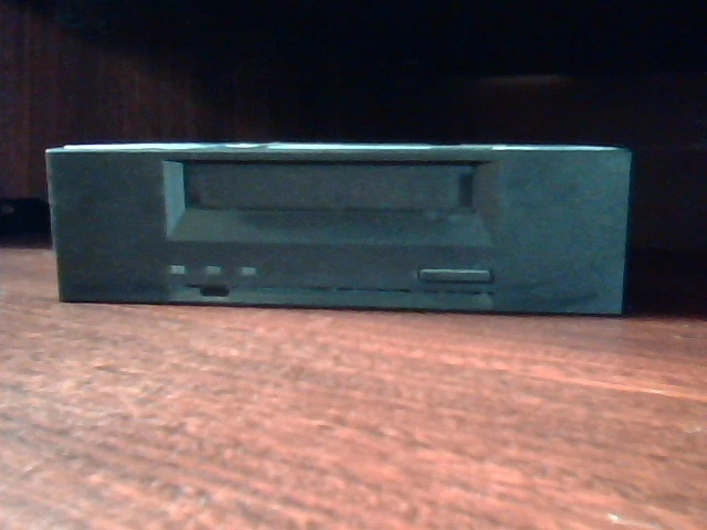 SCSI DAT Tape Drive Dell STD2401LW TC4200-361 E-H026-00-1364 JP022412 A00