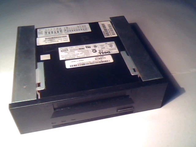 SCSI DAT Tape Drive Dell U1868 JP-0U1868 Seagate STD2401LW TC4200-391 A00 68-pin