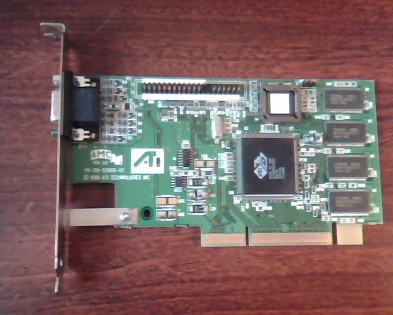 AGP card ATI AMC 109-52800-01 Ver 2.0 102581000 028395 E69038 Rage Video