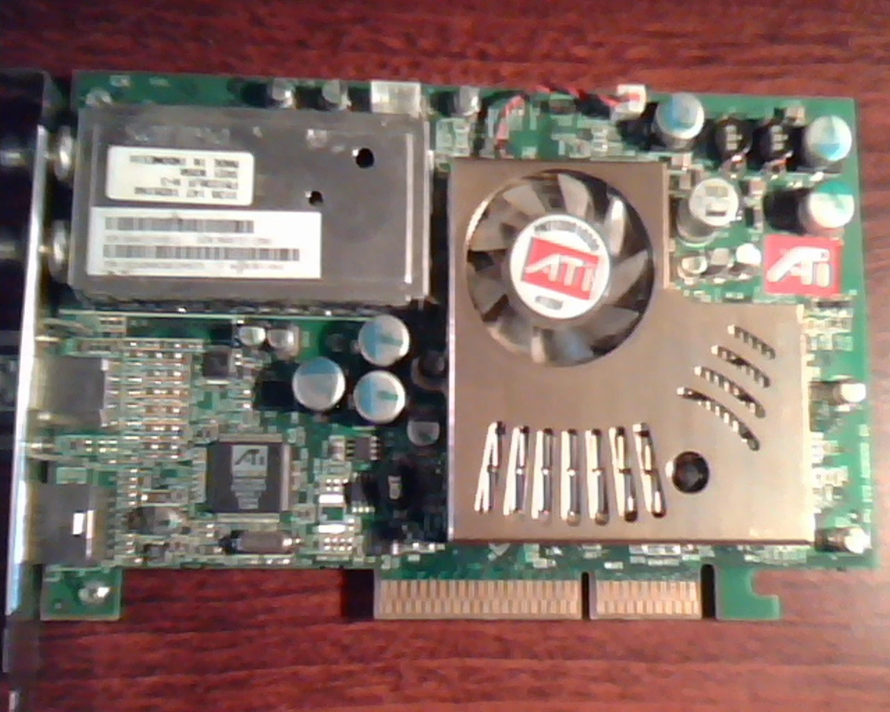 AGP card ATI Radeon AIW 9600 XT 128M 102A0900300 099573 FM TV AM 109-A09000-00