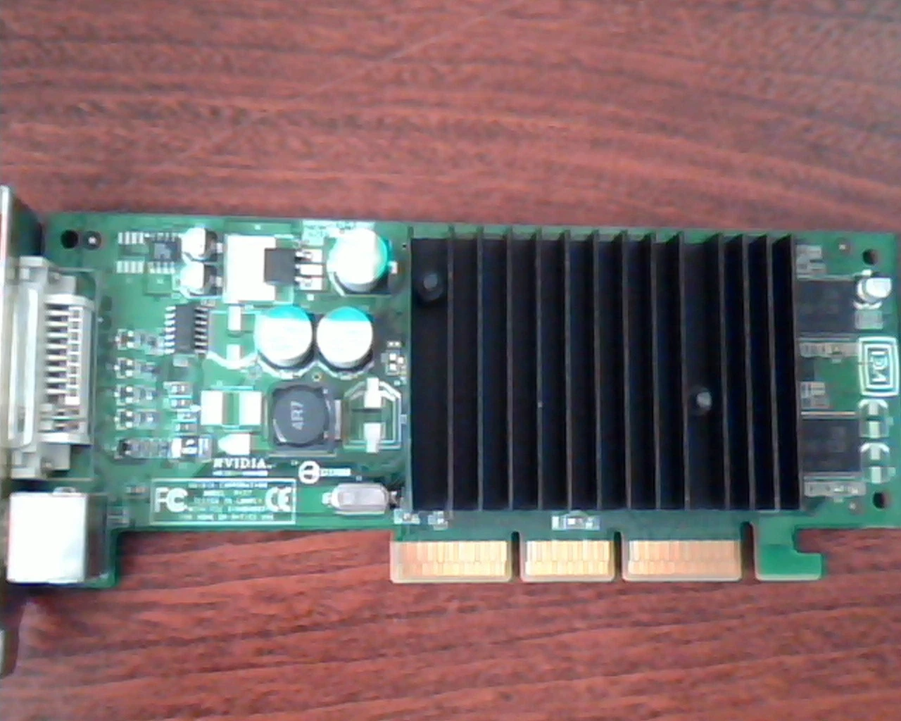 AGP card NVIDIA P117 180-10117-0000-B00 64MB Graphics Video DVI