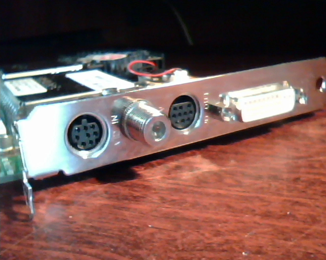 AGP card ATI Radeon 32M F11236 Mk2/PH 109-73700-30 1027370131 DVI Vid-out Video - image 7