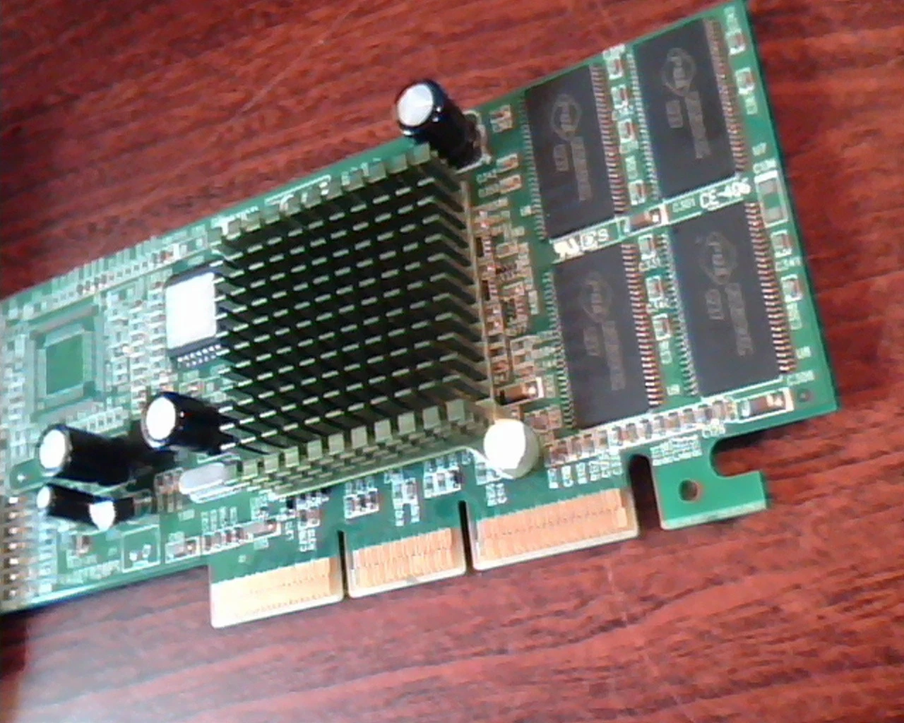 AGP card GeForce MX400 64MB SDR VGA PV-T07G-DRHB V3.2 - image 2