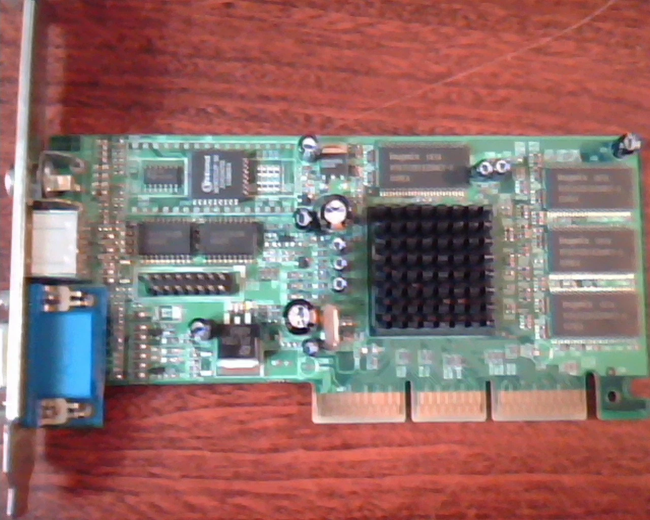 AGP card ATI Radeon 7000 64M TVO 1024-6112-03-SA Comp-Out S-Video VGA
