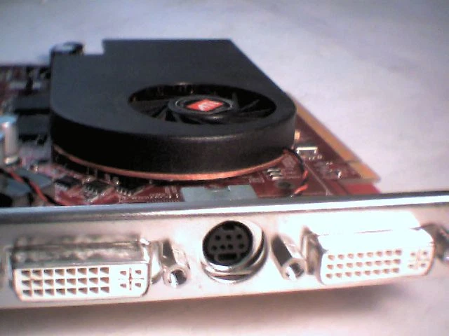 HP ATI Radeon X1600 XT 256MB Graphics Card PCI-e DVI-I 419543-001 109-A67131-00 - image 3