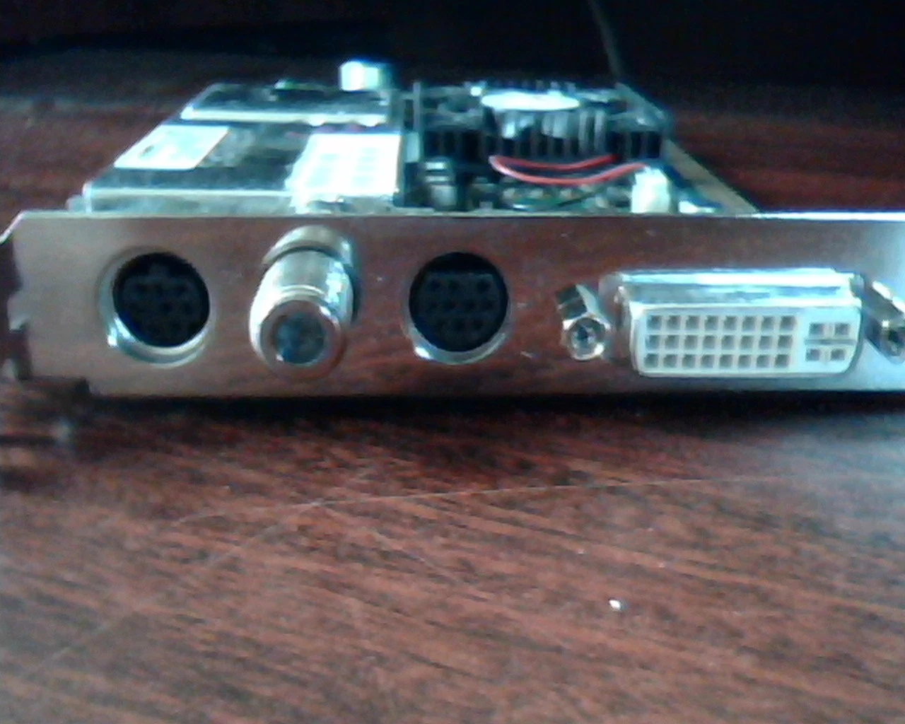 AGP card AIW 8500DV 64M DDR 109-83900-00 ATI Rage Theater DVI Vid-out CATV - image 5