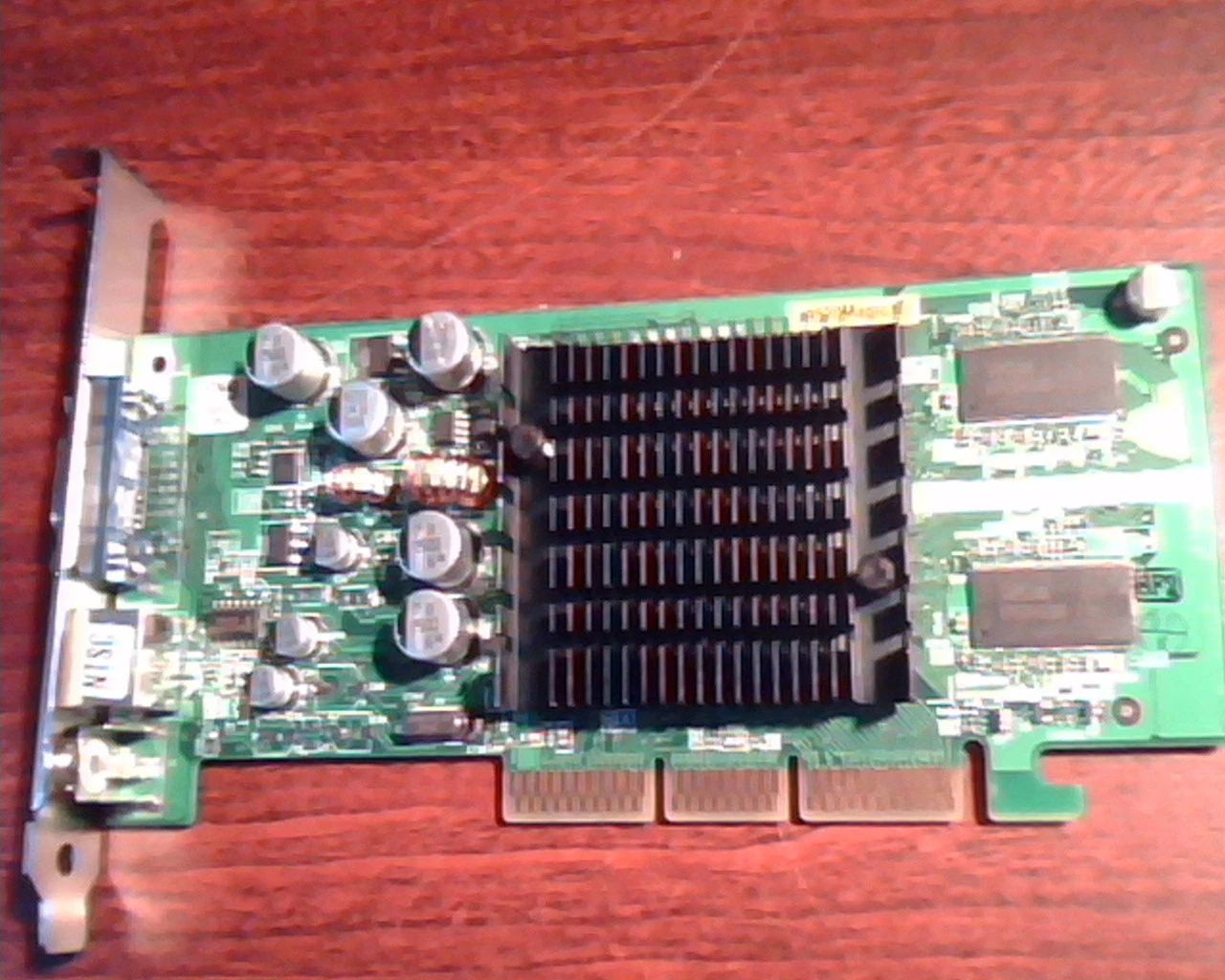 AGP card ASUS V9520Magic T 64M 0351109-A01-01483 NTSC VGA S-Video Comp-out