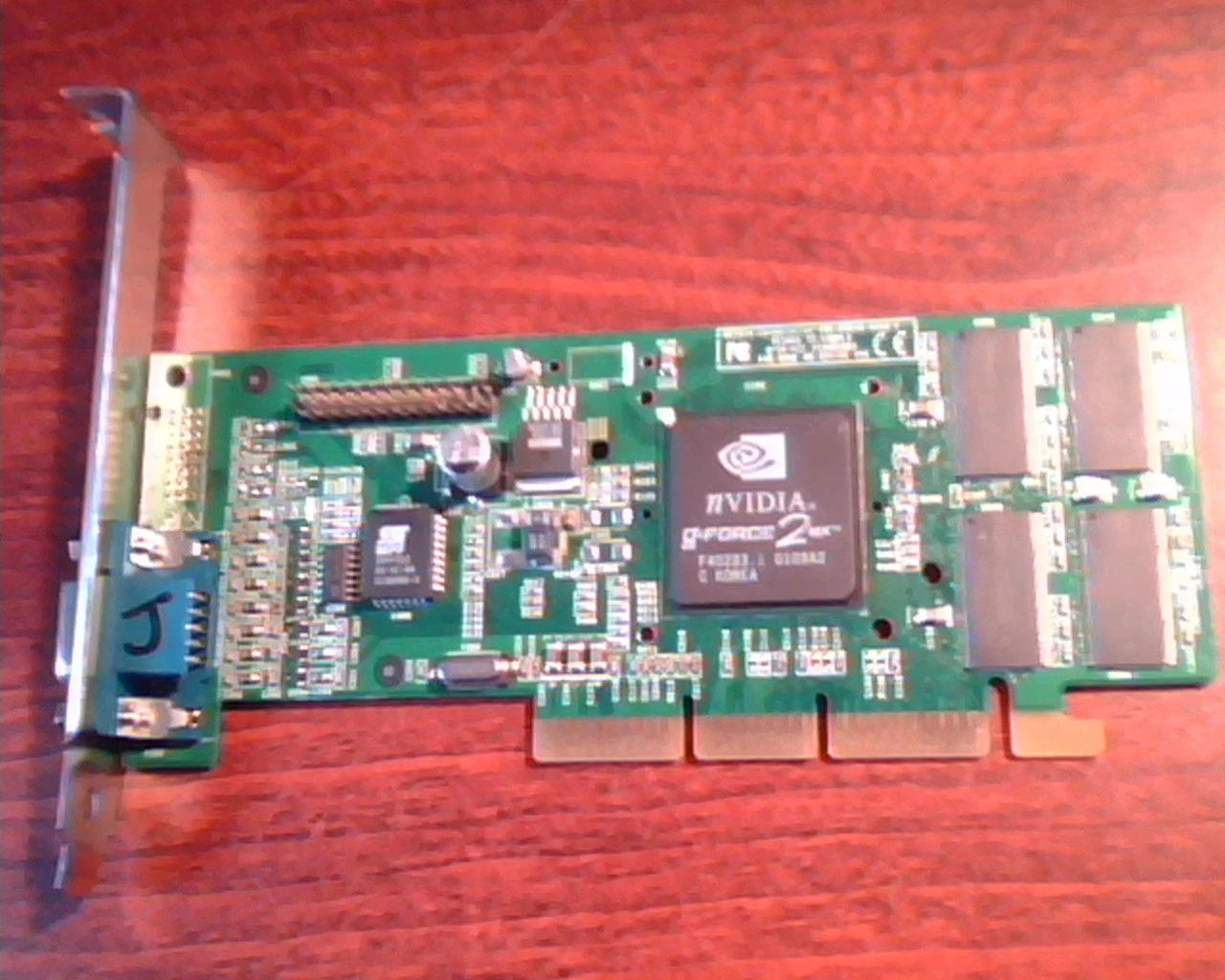 AGP card nVIDIA GeForce 2MX 180-P0039-0100-C A01 VGA 2 MX