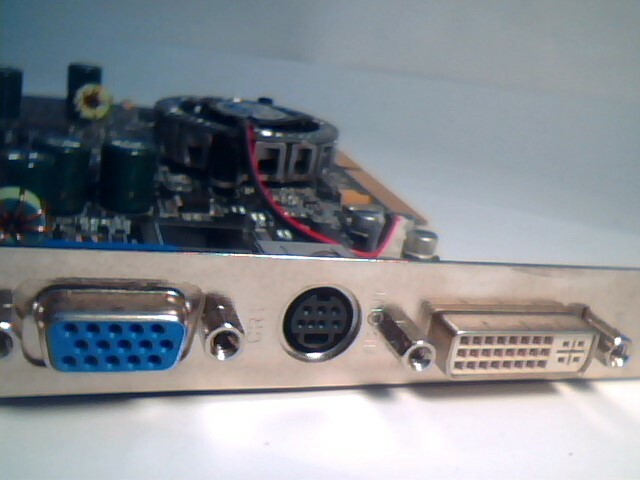 AGP card Sapphire Radeon 9600XT 128M DDR V/D/VO DVI VGA TV 1024-HC19-4C-SA - image 3