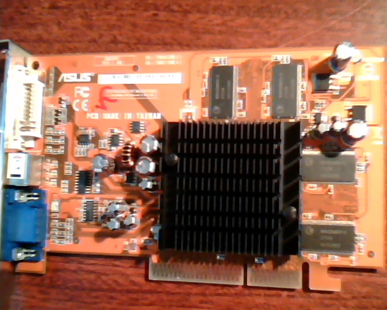 AGP card ASUS A035PC Rev 1.00 A9550GE TD 256MB A DVI VGA S-Video 9550