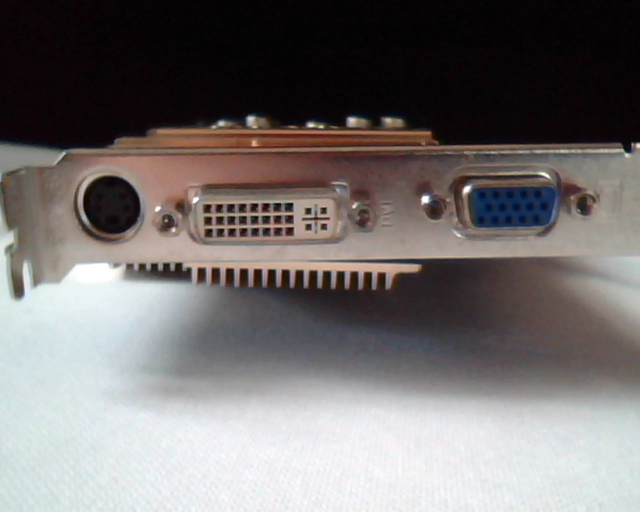 AGP card Gigabyte GV-N63128DH Rev 1.2 128 DVI VGA TV GV-N63 D33006 - image 6