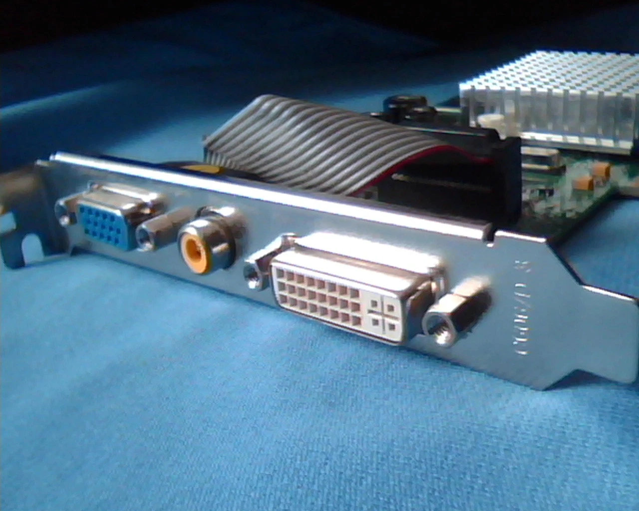 PowerColor Ati Radeon 9000 RV25L-B3 DVI VGA v1.1 64M AGP video graphics card - image 5