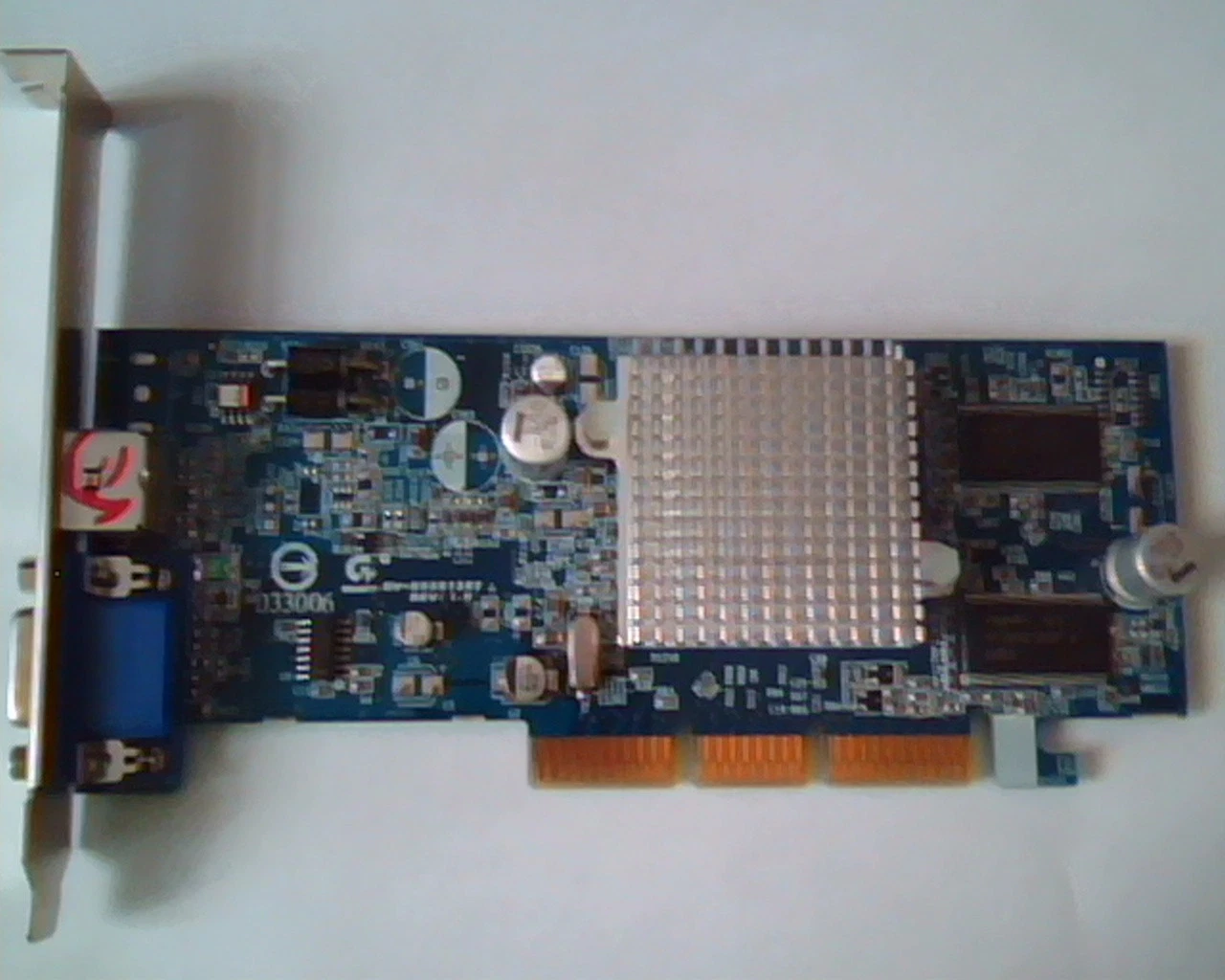 AGP card Gigabyte GV-R92S128T Rev 1.0 30A499B 00284 S-Video VGA