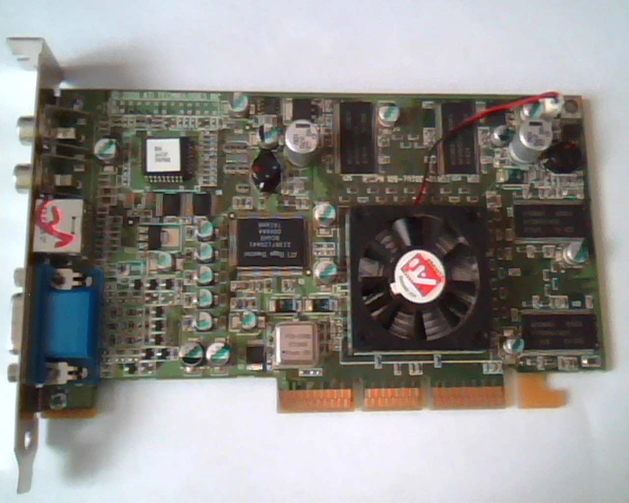 AGP card ATI R6 Rage Theater 109-70700-01 DDRF SD64MB 1027070300 comp VGA Video
