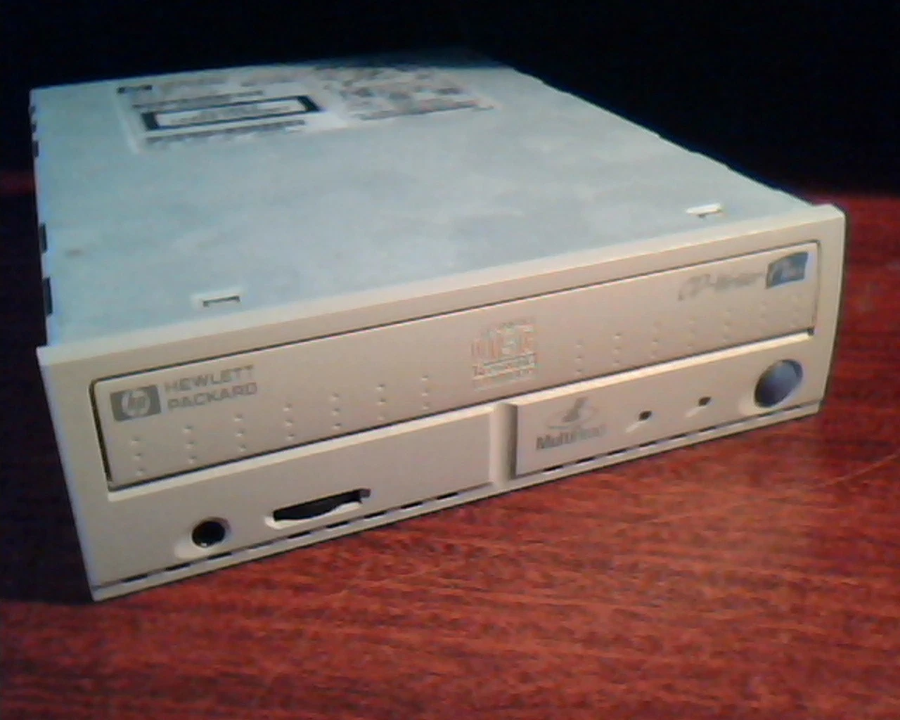Hewlett Packard 8250i IDE CD-Recordable Rewritable Drive Oct1999 C4463-56000