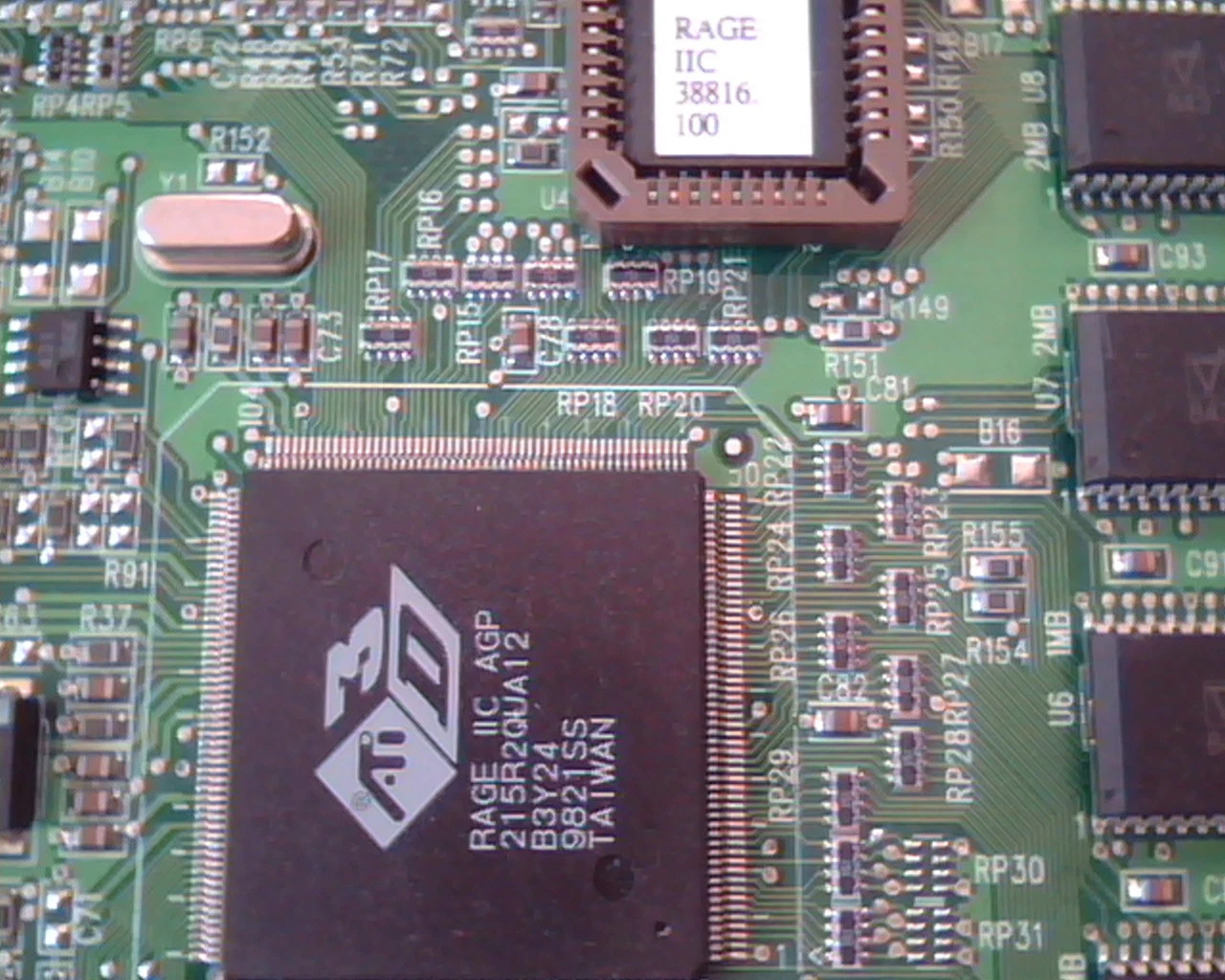 PCI card ATI Rage IIC 109-38800-20 38816 100 1023883820 VGA - image 3