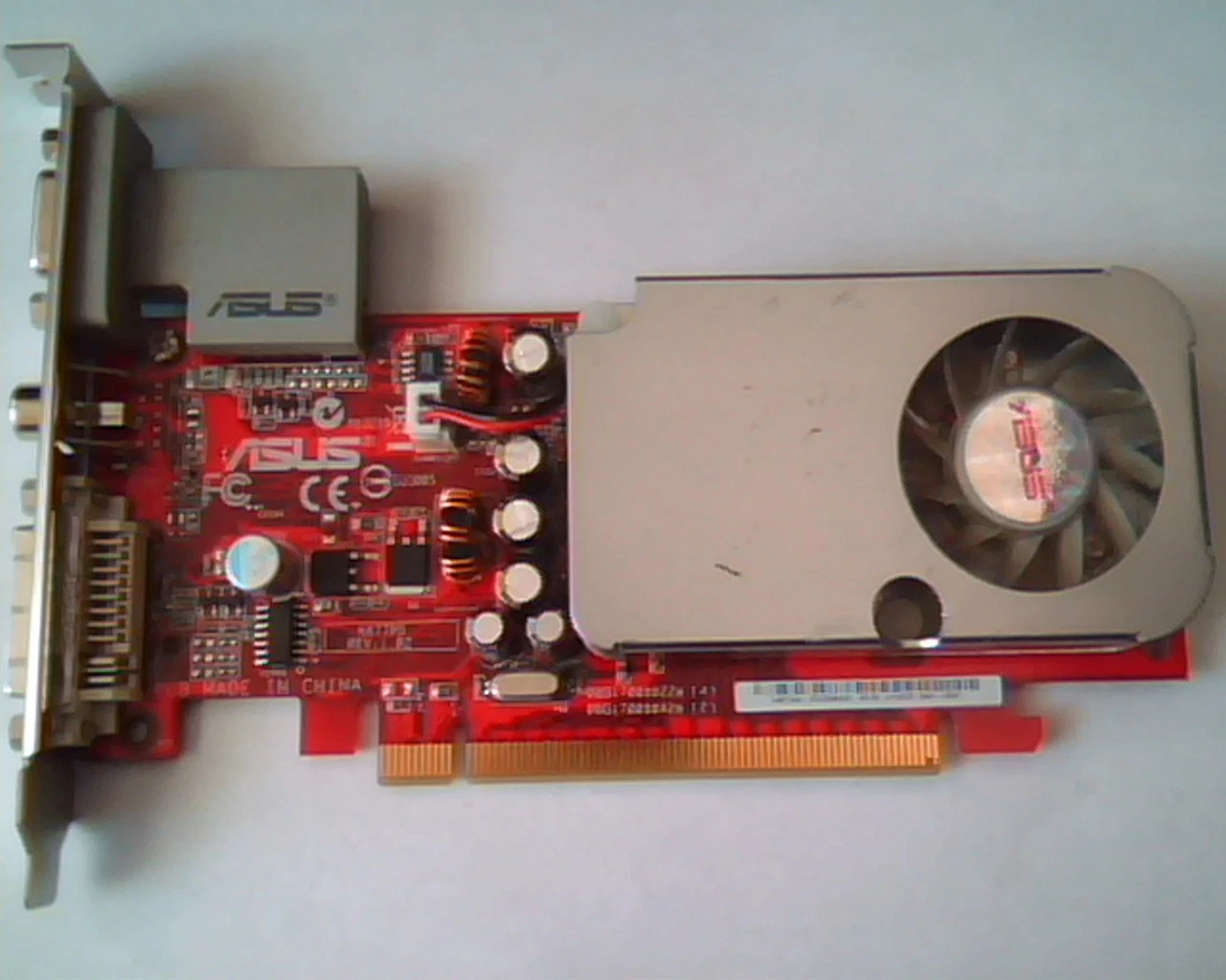 PCI-E express card ASUS A677PD Rev 1.02 EAX1300 TD 128M VGA DVI S-Vid N13219