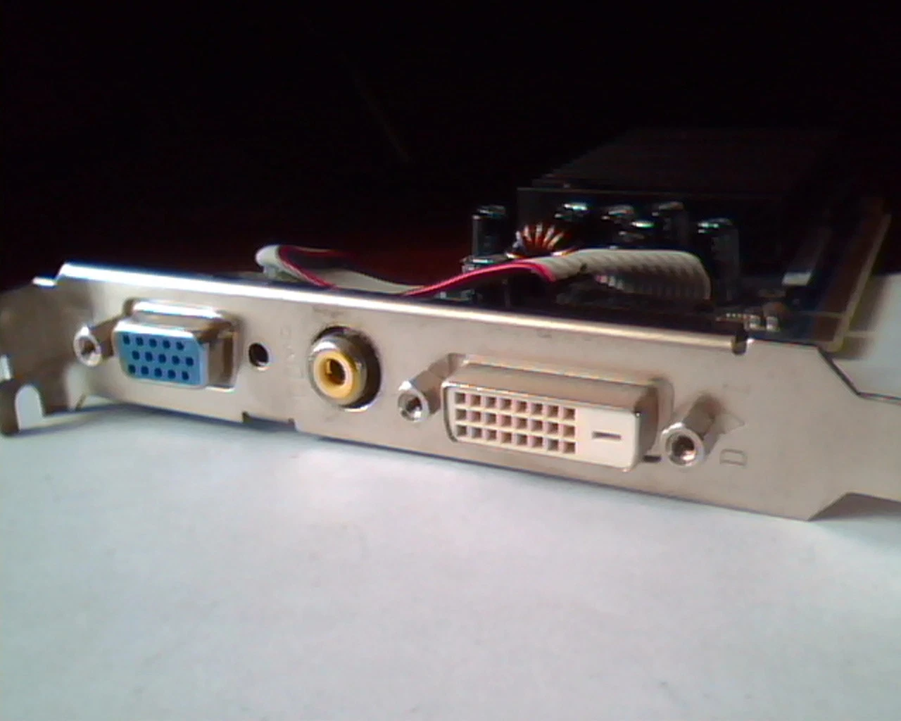 PCI-E express card ASUS EN6200TC256 TD 64M A 6200 VGA DVI Comp 08-170072720 - image 6