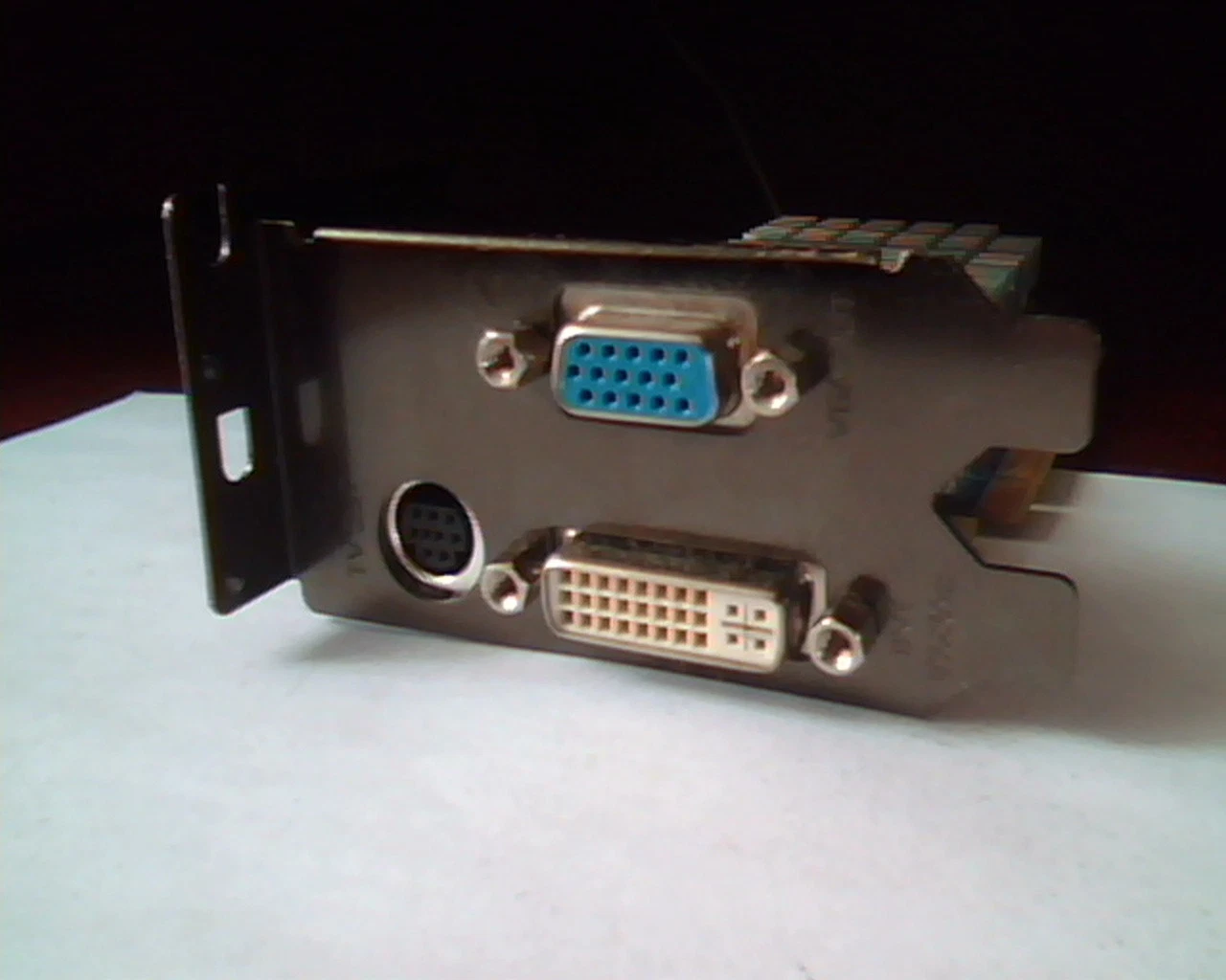 PCI-E express card GeForce 7200GS 256MB DDR2 HDTV VGA Rev A3.1 SFPX84 DVI - image 6