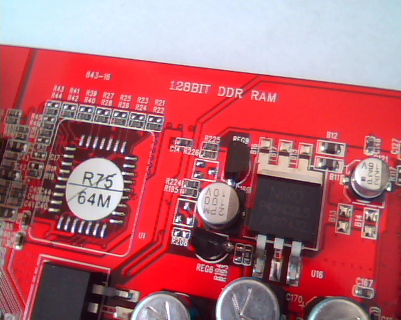 AGP card DDR ATI G-Radeon 7500 TV 64MB Radeon VGA DVI 128Bit - image 2