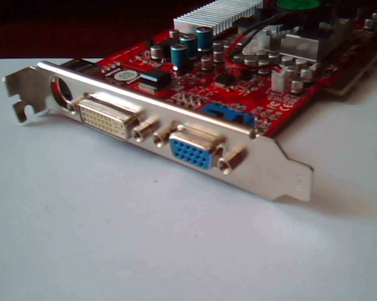 AGP card DDR ATI G-Radeon 7500 TV 64MB Radeon VGA DVI 128Bit - image 7