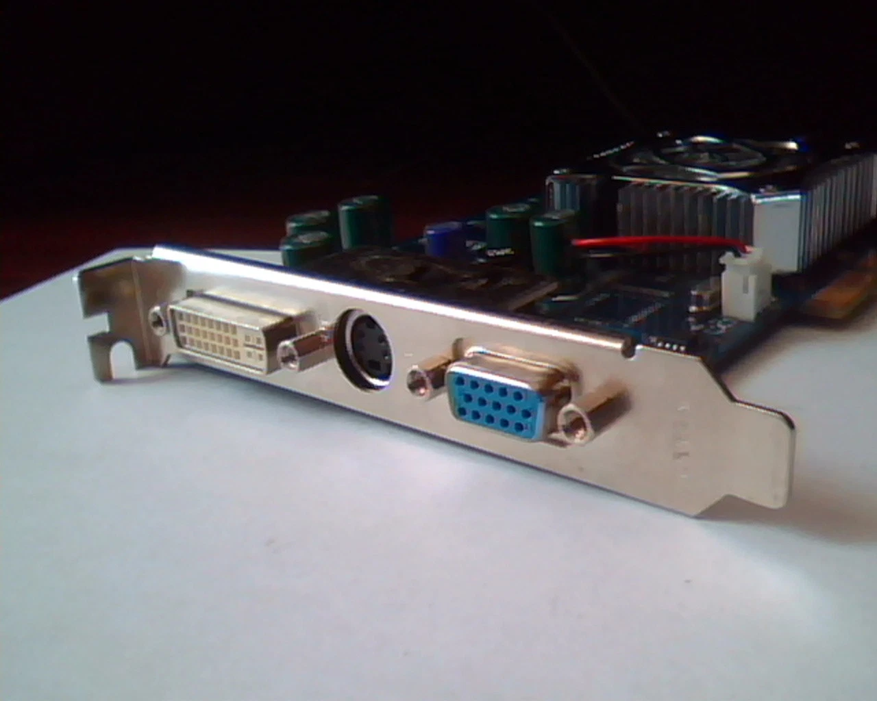 AGP card GeForce FX 5200 NVIDIA 180-10162-0000-A03 8X 128MB V2.3 DVI VGA - image 5