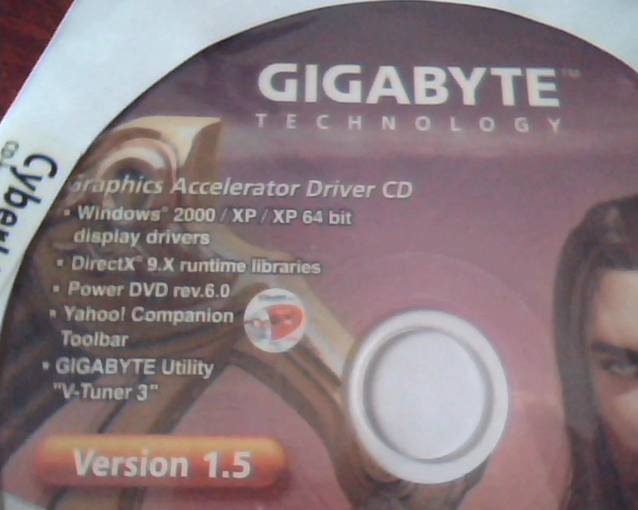 CD Gigabyte Tech GeForce 7300 Series Version 1.5 Graphics Accelerator Driver - image 2