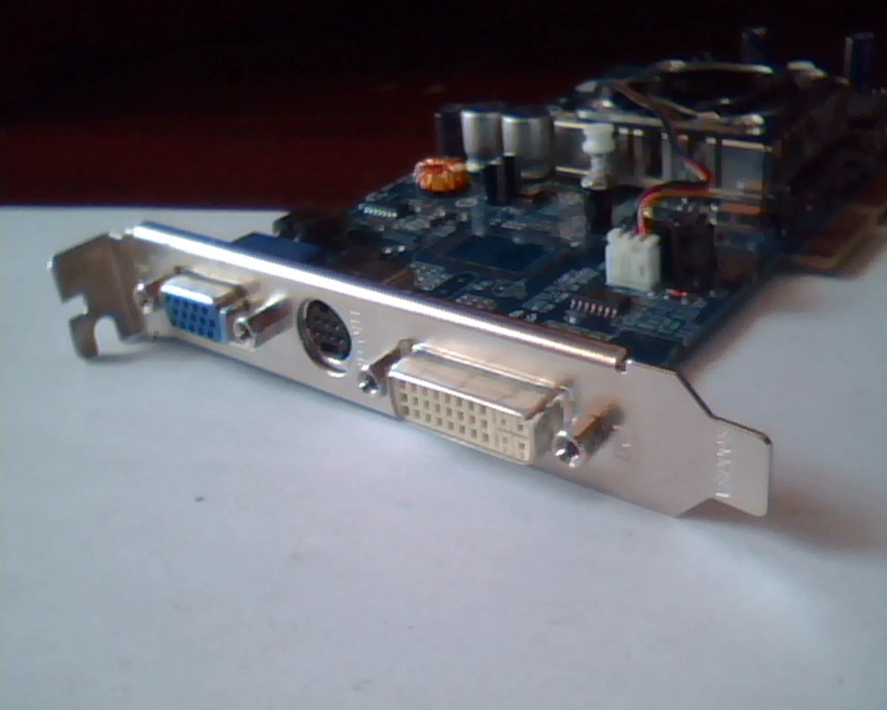 Video Graphics Card AGP 8X Gigabyte GV-R92128DH v1.0 308161B DVI VGA S-Video ATI - image 6