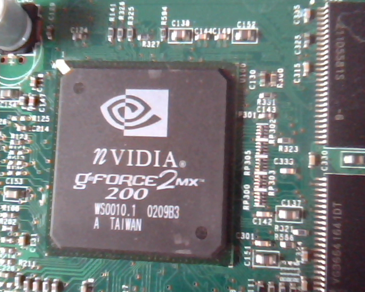 AGP card NVIDIA GeForce 2MX NV875.0 Rev B 200 P60 6002023 VGA - image 2