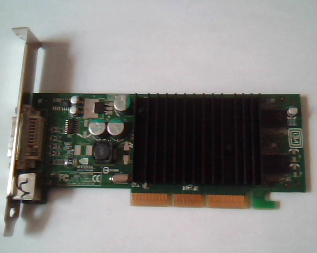 AGP card NVIDIA 180-10117-0000-B00 P117 CN-0G0770-13740-39R-01P4 Rev A01 DVI TV