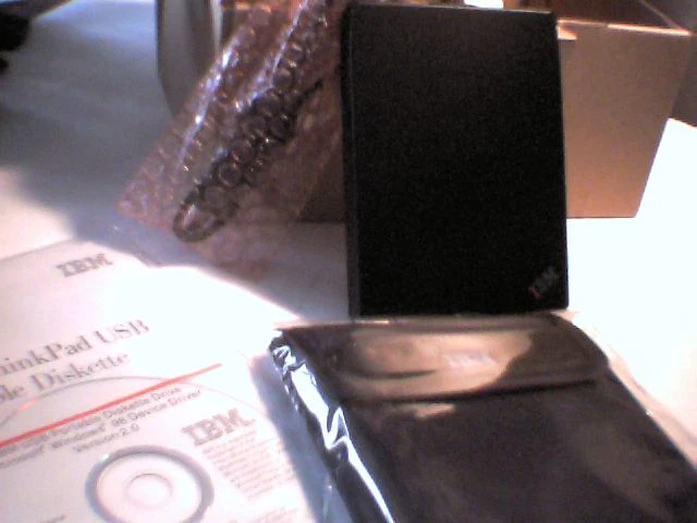 NEW IN BOX Genuine IBM Lenovo 3.5" USB Floppy Diskette Drive 1.44MB 05K9276 OEM - image 3