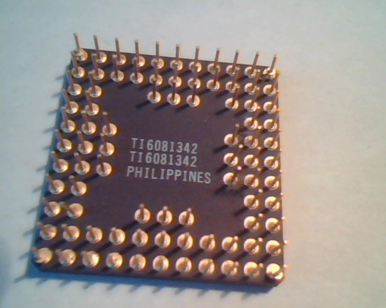 Rare CPU computer chip - Actel A1020B-1 PG84C 9704 Rev A000716-01 TI6081342 - image 3
