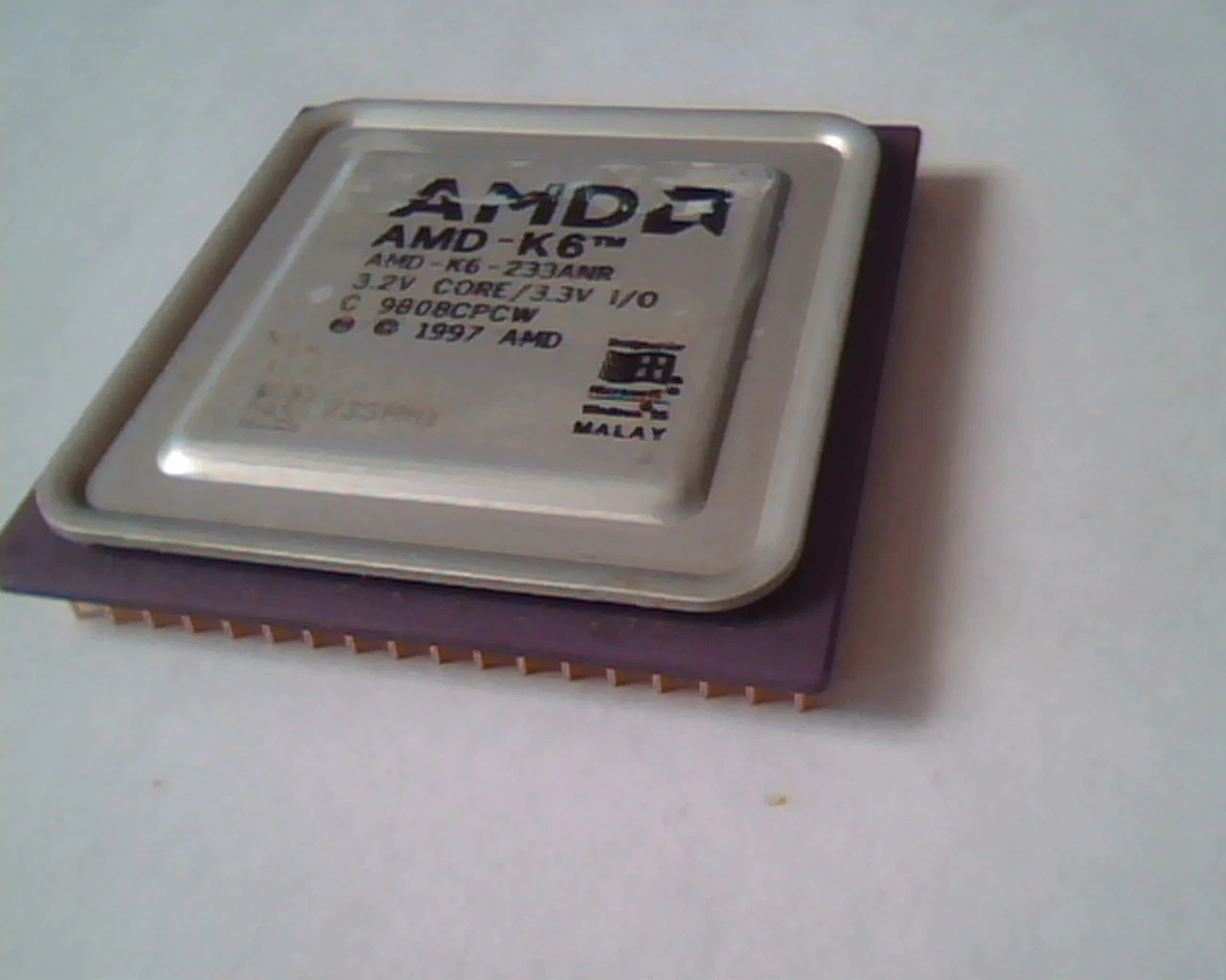 Rare CPU computer chip - AMD AMD-K6 AMD-K6-233ANR C 9808CPCW I/O Core/3.3V - image 3