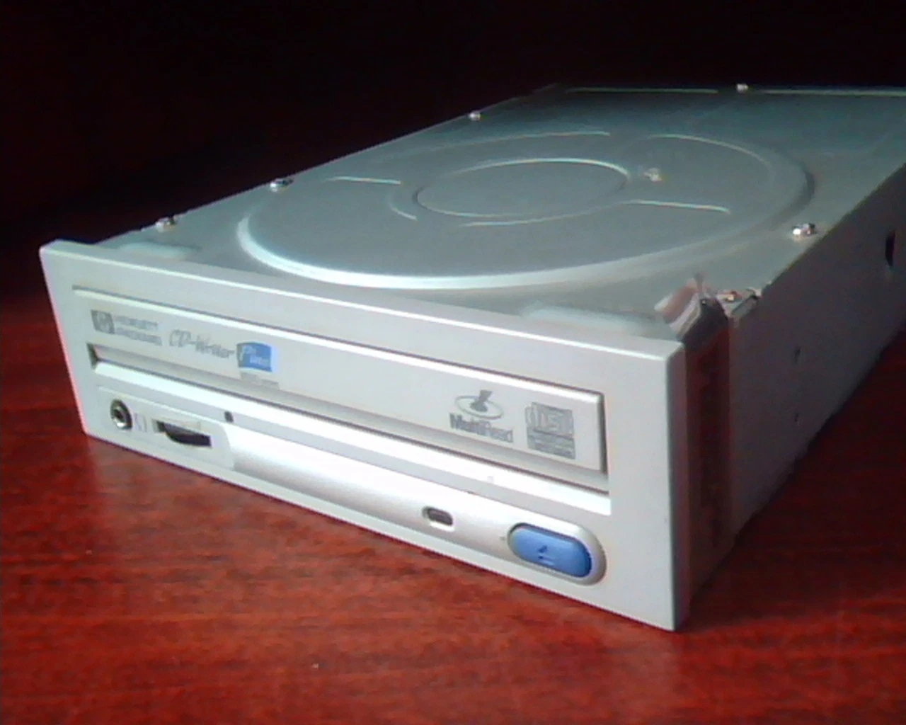 HP CD-Writer Plus 8000 Series C4465-56000 IDE CD Drive Rewritable January 2000