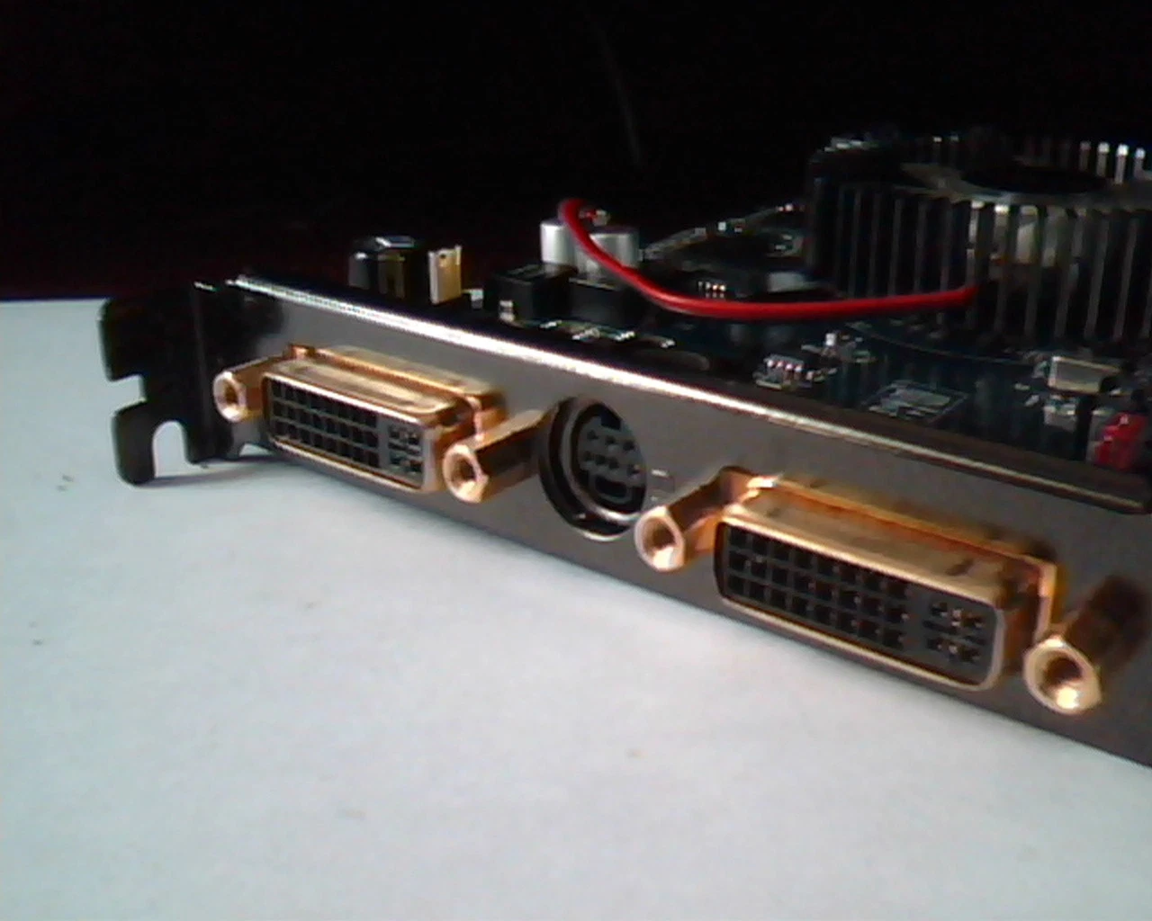 AGP card HIS 512MB 0RG1-22-B RG1G0200N 08052-058 LF0906B H26XF512M DVI Video - image 4