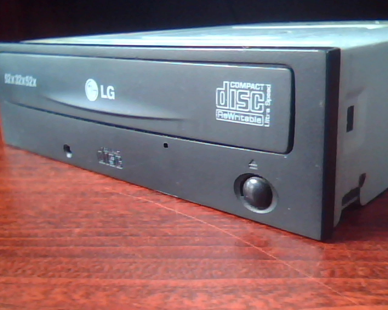 CD Drive IDE CD-R/RW GCE-8525B 1.02 December 2003 52x32x52x LG
