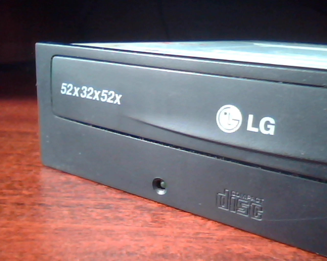 CD Drive IDE CD-R/RW GCE-8525B 1.02 December 2003 52x32x52x LG - image 2