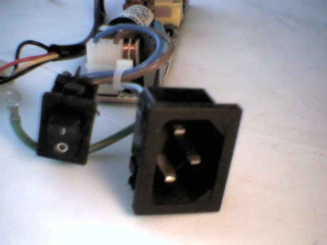 Dual DC Power Supply Magnetek 3760-02/1 small EKO 15W 12V 5V switch fan open - image 3