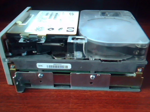 HP SureStore DLT1 C7484-60003 Rev B001 C7484A LVD SE 80 Drive - image 3