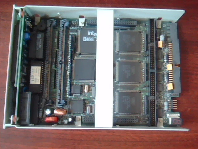 Infortrend SCSI RAID Controller - FIRST MODEL, FOR PARTS - image 2